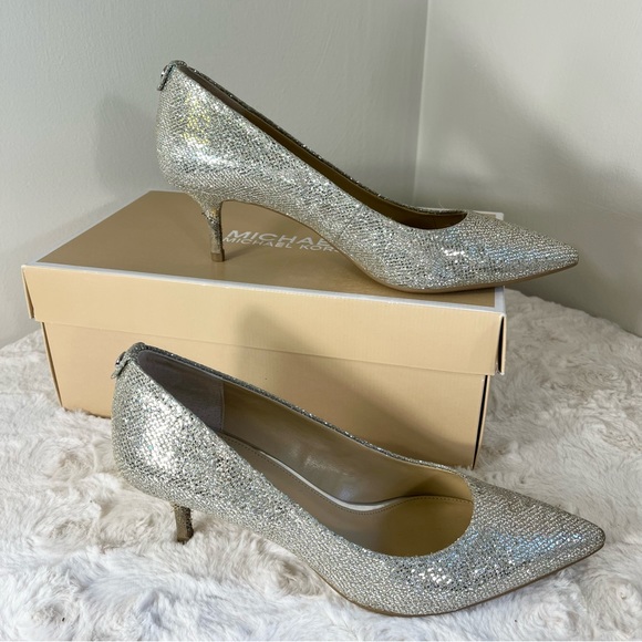 Gorgeous mk heels ❤️ - Picture 2 of 12